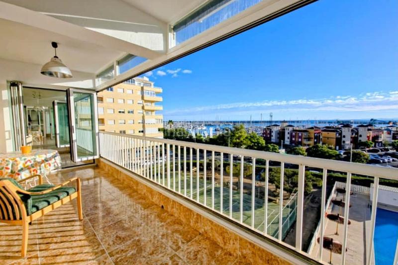 Foto cd6cdcb3-ac77-42a4-84f0-c08d19e87fad. Affitto appartamento con parcheggio piscina in Puerto Deportivo Torrevieja