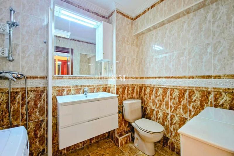 Foto 5b82e4e9-a86a-4b1b-8f4e-8912da572367. Rent flat with parking pool in Puerto Deportivo Torrevieja