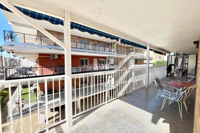 Foto 58b5f55c-1616-405a-9bf6-bae245b31530. Alquiler piso disponible ya...este amplio apartamento se encuentra en segunda línea de mar, a tan solo 140 metros de la playa de lisa y a un pas en Santa Pola