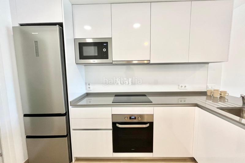 Foto 3899d972-32b3-4160-bc1f-e5573a437bf5. Lloguer apartament amb calefacció aparcament piscina a Torrevieja