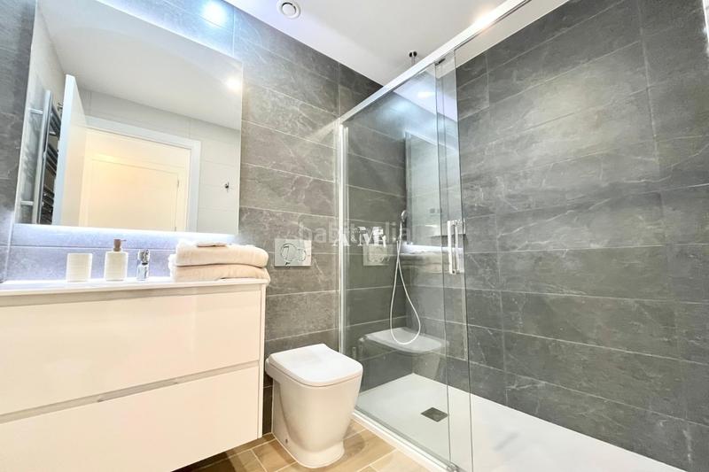 Foto ced3f6ae-82c6-45c5-b173-da101df1a6c5. Lloguer apartament amb calefacció aparcament piscina a Torrevieja