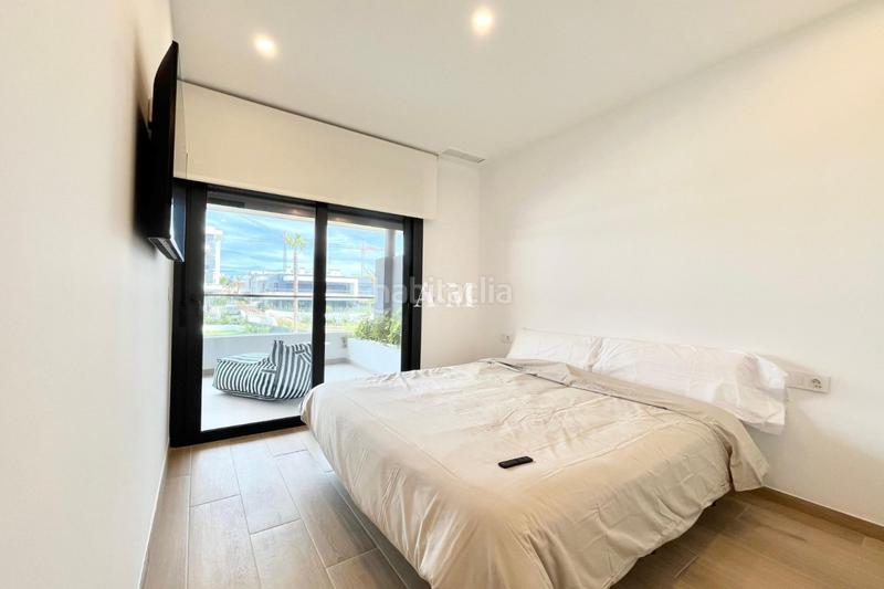 Foto 324ef7fd-61b0-40d1-bab1-7ea856f3a5ff. Rent apartment with heating parking pool in Zona Carrefour - Urbanizaciones Torrevieja