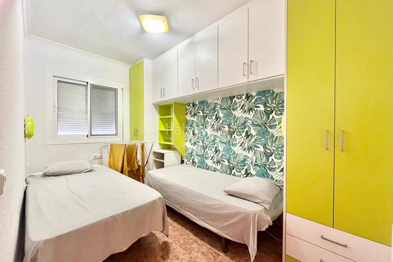 Foto f26e04ae-6eb3-47bf-98b1-fb9f38aa3359. Alquiler casa disponible desde ya...encantadora casa de una planta con amplio jardín para disfrutar del soleado clima español, ubicada en una zo en Santa Pola