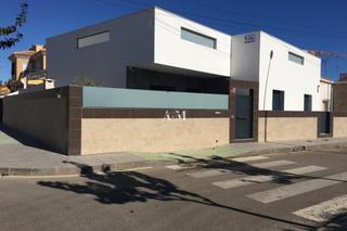 House in Torre de la Horadada. Se vendese vende casa adosada de una sola planta con 4 habitacio