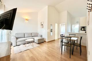 Lloguer Pis a San Miguel de Salinas. Disponible hoy...este apartamento se encuentra en una urbanizaci