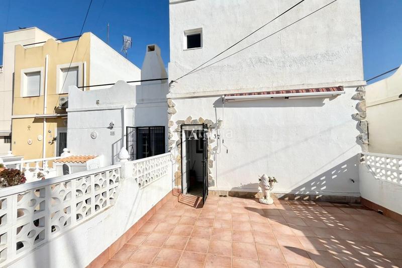 Foto f19644f0-c606-4815-bb26-222ef5cfb95a. Lloguer casa adossada amb calefacció a San Miguel de Salinas