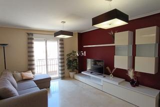 Alquiler Piso en Crevillente. Alquiler disponible desde hoy.amplio piso ubicado en el pequeño