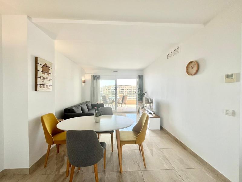 Foto 3cb60aae-6b6a-447c-aa2f-bb72d50a4a33. Lloguer apartament amb calefacció aparcament piscina a Torrevieja