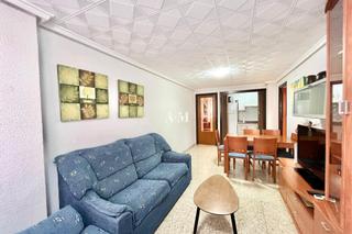 Lloguer Pis a Centro. Disponible yaubicacioacuten perfecta, en la zona del puerto, en