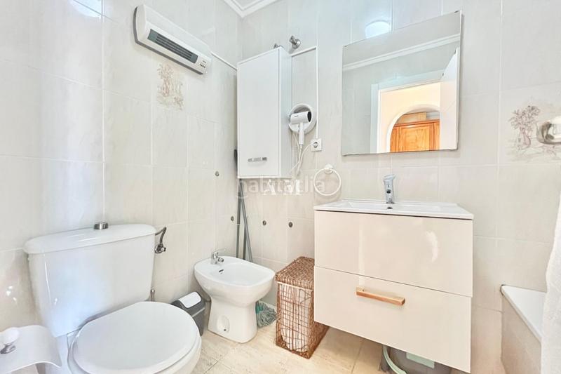 Foto 7a1584bc-d1a4-45e4-9ae5-67d94c34ee37. Location appartement avec piscine dans El Acequión Torrevieja