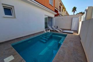 Location Maison à La Regia. Para larga estanciala vivienda completamente reformada, con pisc