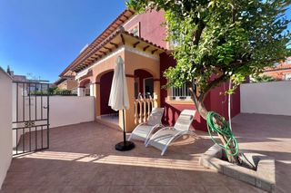 Location Maison jumelée à Zona Carrefour - Urbanizaciones. Alquiler desde mayo para todo el añochalet adosado, reformado, c