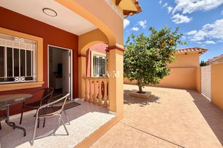 Lloguer Casa adossada a Zona Carrefour - Urbanizaciones. Disponible para alquiler a partir del 3 de septiembre para todo