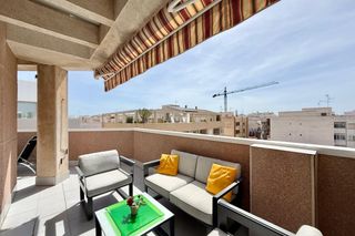 Miete Dachwohnung in Las Piscinas Naturales. Alquiler para larga estancia a partir de juliole ofrecemos este