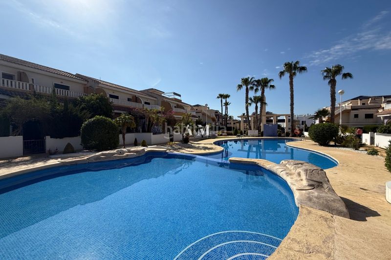 Foto a8de3ff7-06aa-4572-bd45-0ce1db3985bb. Lloguer àtic amb calefacció aparcament piscina a Rojales