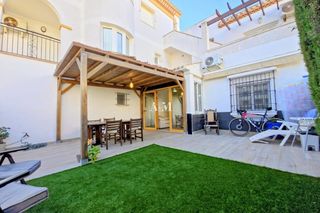 Rent Ground floor in Playa Flamenca. Alquiler desde hoy y hasta final de mayo 2027excelente ubicación
