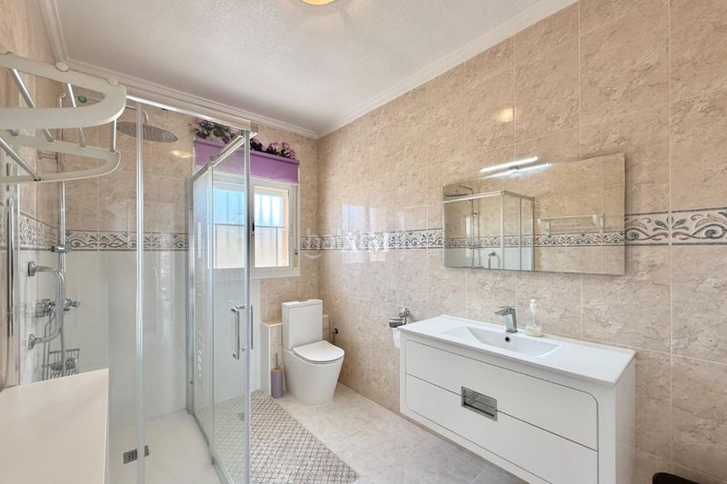 Foto bda90fbf-11ec-44c4-b132-720556f6b435. Casa adossada amb calefacció piscina a Benijófar