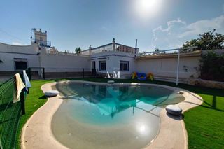 Lloguer Casa adossada a Montesinos (Los). Disponible desde hoy!situada a 4 minutos en coche de los montesi