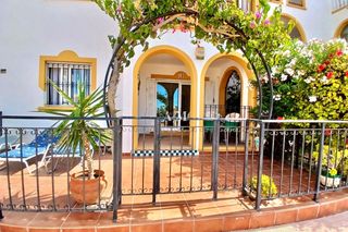 Location Maison à La Zenia. Disponible a partir de junio para todo el añonbspbungalow en pla