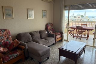 Rent Penthouse in Calas Santiago Bernabeu. Disponible ahora!ofrecemos este ático en alquiler en santa pola,