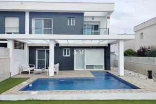 Affitto Casa a schiera in Monte y Mar. Disponible ahora!casa de reciente construcción, ubicada en una d