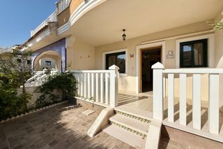 Affitto Casa a schiera in Rojales. Disponible a partir del 15 de agosto...esta casa adosada se encu