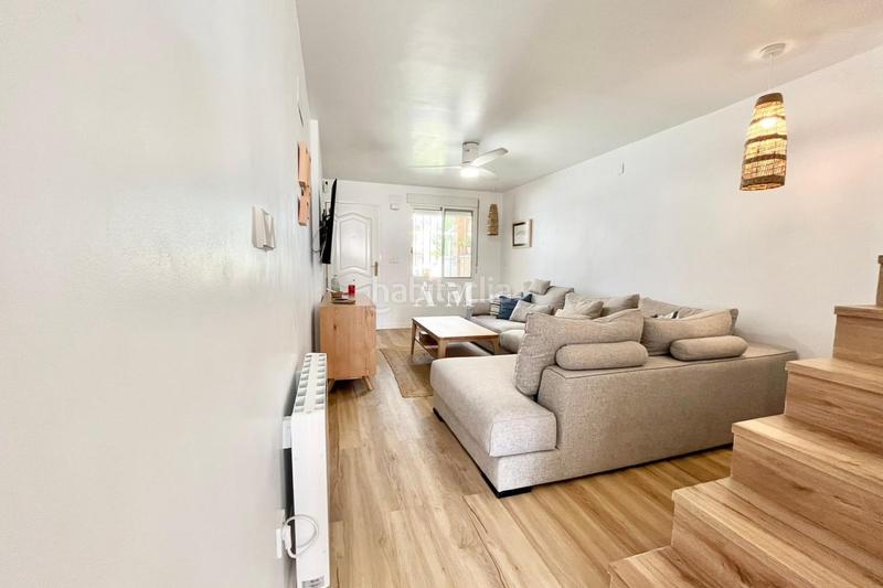 Foto f90f9bb7-25b0-467f-adf3-1a704934c81b. Lloguer casa aparellada amb calefacció aparcament a Santa Pola