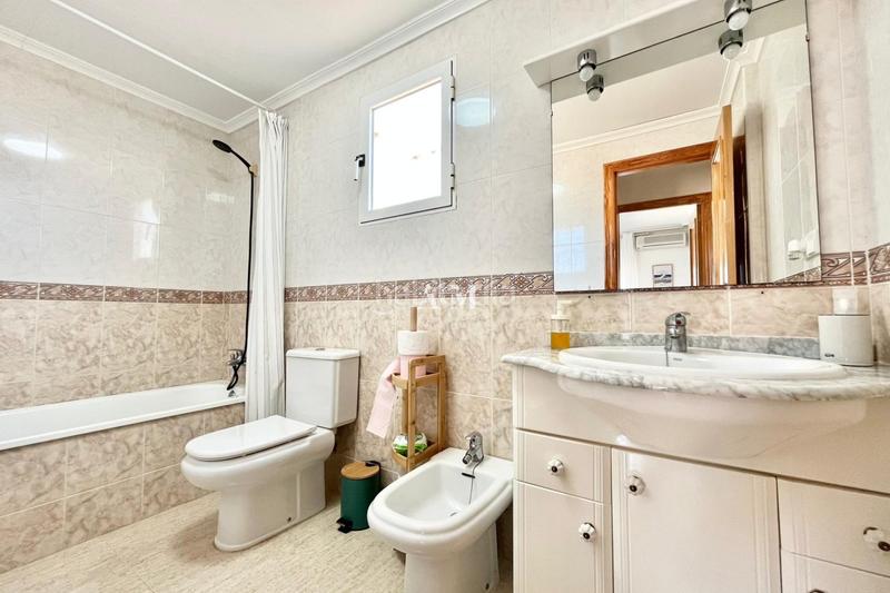 Foto 250556df-b90a-40c5-b137-fcfd4b89af17. Miete doppelhaus mit heizung parking in Playa Tamarit-Playa Lissa Santa Pola