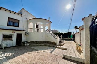 Lloguer Casa adossada a Zona Carrefour - Urbanizaciones. Disponible ahora!amplia villa independiente con parcela privada