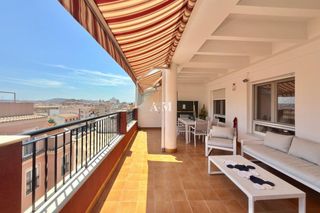 Location Attique à Almoradí. Disponible desde 01 de septiembre para larga temporadaluminoso y