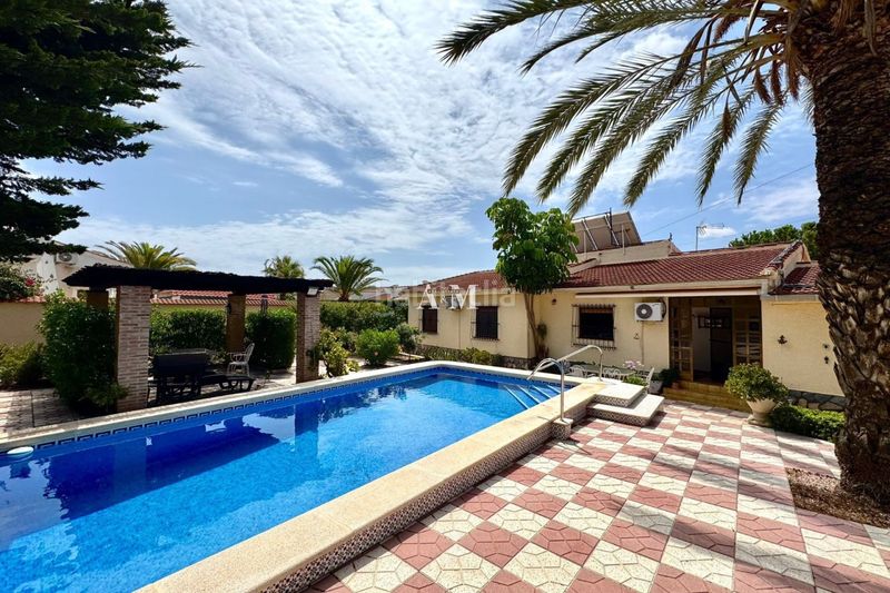 Foto 232fd7f4-4af6-47f2-aaed-bad8b218c637. Rent house with heating parking pool in Centro de la Ciudad Quesada Rojales
