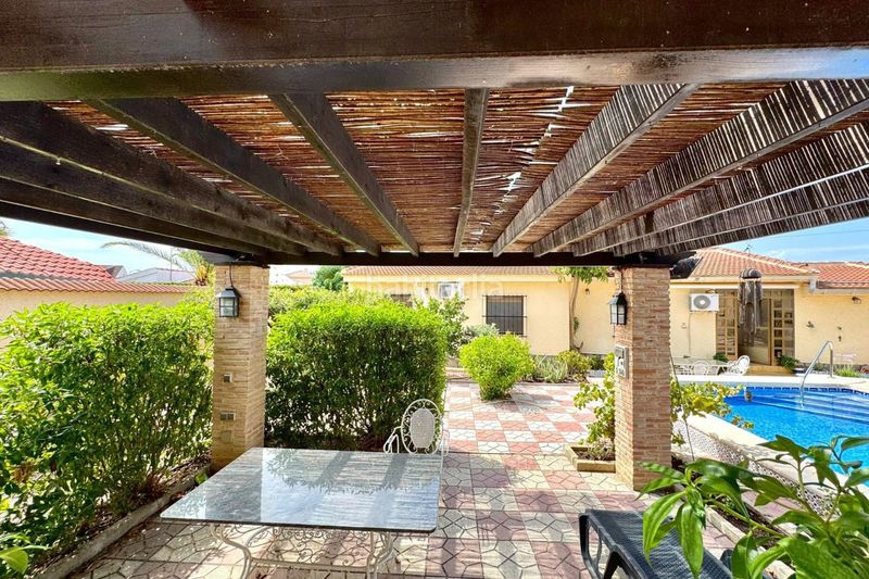 Foto fe3786b5-476e-4f4d-b7ca-690794b1cf64. Rent house with heating parking pool in Centro de la Ciudad Quesada Rojales