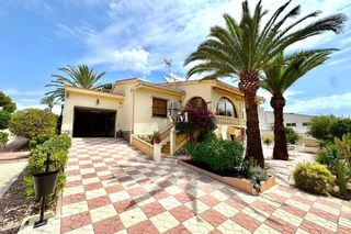 Miete Haus in Centro de la Ciudad Quesada. Disponible desde septiembre 2026chalet ubicado en ciudad quesada