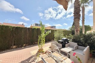 Miete Erdgeschoss in Zona Carrefour - Urbanizaciones. Disponible a partir de agosto.este apartamento en planta baja se