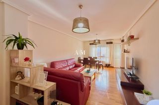 Rent Apartment in Centro - Muelle Pesquero. Disponible desde hoy!apartamento situado en pleno centro de torr