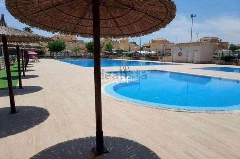 Foto 10c3d378-c053-4ffe-8e11-12d2d1356ba7. Affitto casa a schiera con riscaldamento piscina in Santa Pola