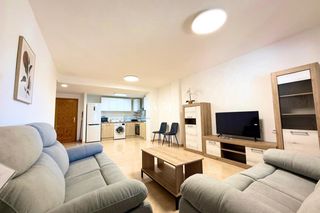 Rent Flat in Almoradí. Alquiler de larga estancia desde yaapartamento ubicado en una ur