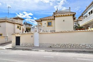 Affitto Casa in La Zenia. Disponible desde ya 15 de octubre para todo el añoesta preciosa