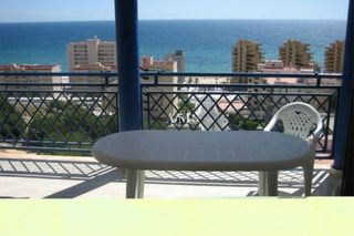 Location Attique à Los Arenales del Sol. Alquiler desde 15 de octubre hasta 30 de junio este ático está u
