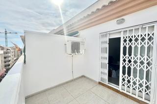 Affitto Attico in Avenida Habaneras - Curva de Palangre. Disponible desde ya para larga temporadaluminoso ático situado c