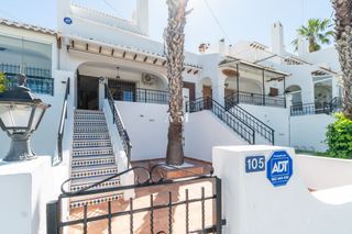 Location Maison à Villamartín-Las Filipinas. Alquiler para larga temporadaprecioso triplex ubicado en una zon