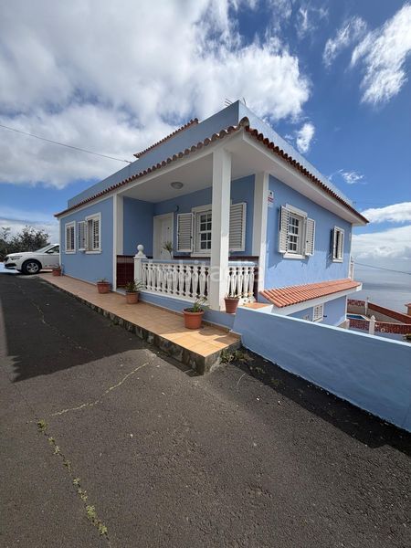 Foto e7371eb0-6b67-4308-8b09-67ef77662c53. Casa a la rosa 67 a Villa de Mazo