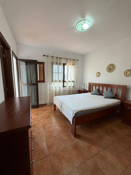 Foto a8042154-e6ca-4d43-bd92-d370441fd44e. Casa adossada amb aparcament a Cuevecitas - Malpaís Candelaria