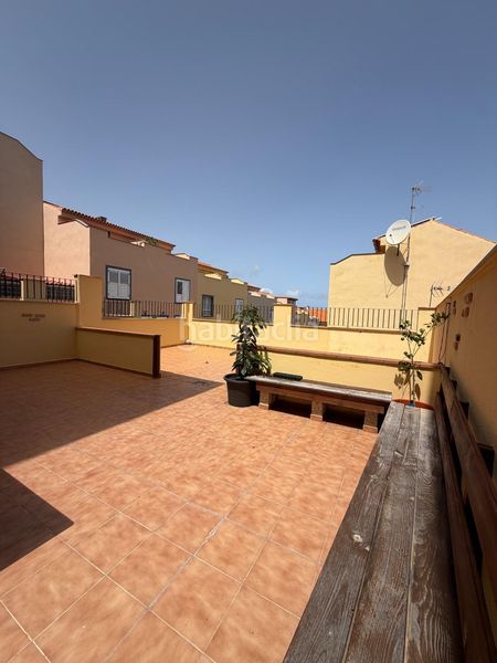 Foto a384502b-34af-460c-9351-b0232134b47e. Casa aparellada amb aparcament a Tegueste