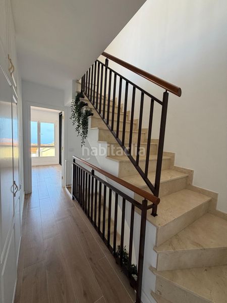 Foto f431f53c-73ad-4418-96e7-785a4b2c1eba. Casa aparellada amb aparcament a Tegueste