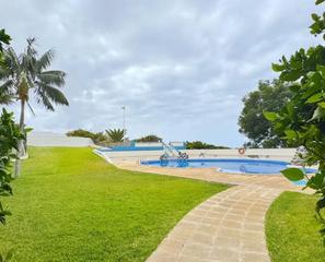 Casa bifamiliare in Avenida Avenida 8 de Marzo, 9 9