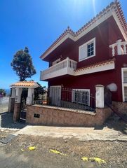 Casa en Seifon el 27. Amplia casa familiar con terrazas, vistas y gran garaje en cande