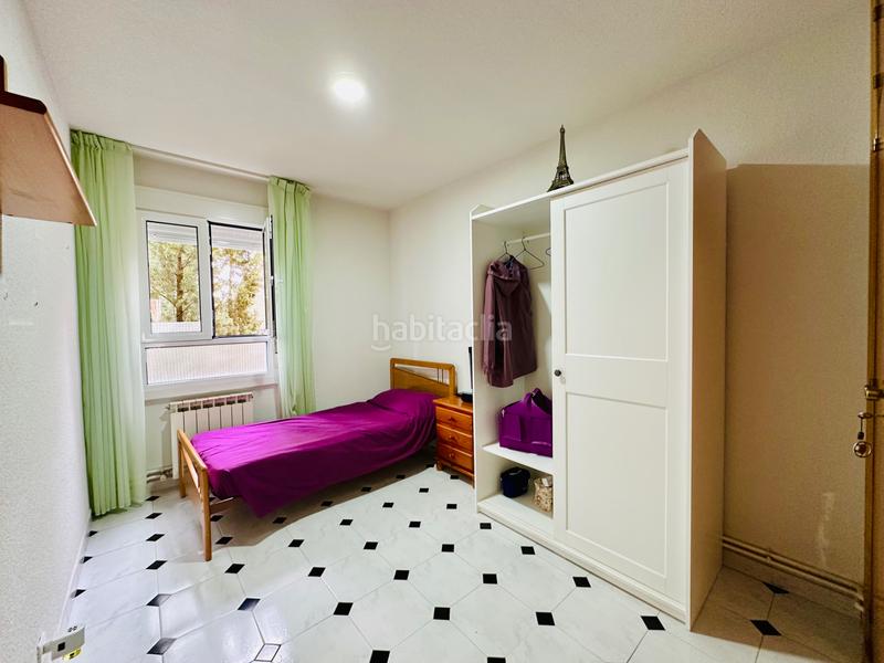 Foto 242823cd-5819-48a5-94b8-b9ae4c645eed. Attique avec cheminée chauffage parking piscine dans Galapagar