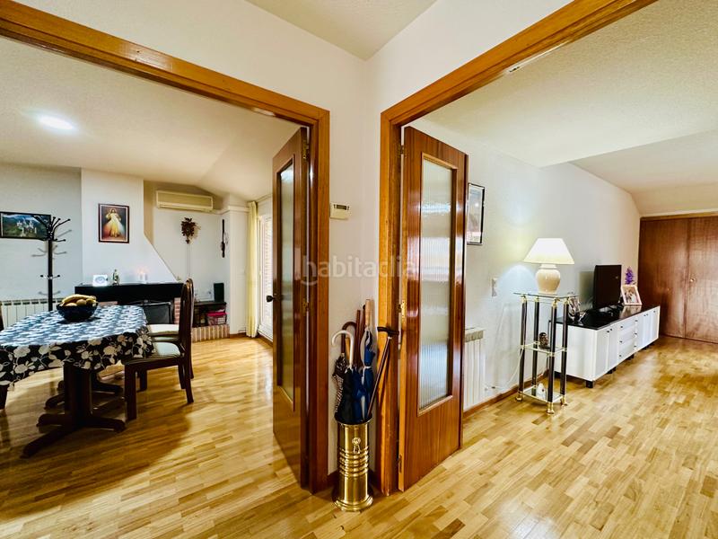 Foto 314b31d9-9aab-4a52-9395-a52201cc0b46. Attique avec cheminée chauffage parking piscine dans Galapagar