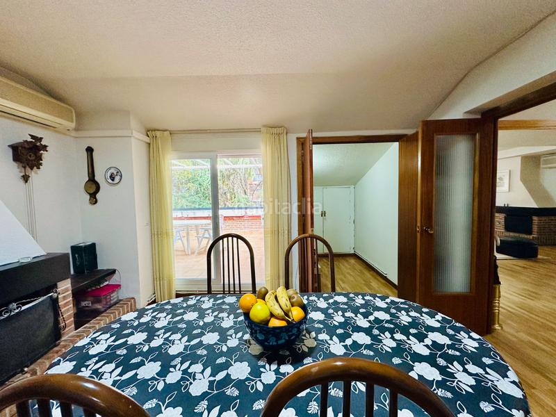 Foto c6ffc584-2746-4cbc-84c7-27bee3630f22. Attique avec cheminée chauffage parking piscine dans Galapagar